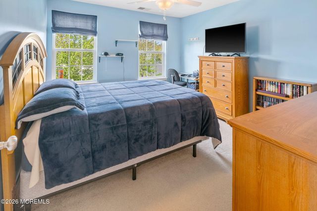 32 Carriage Way, Barnegat, NJ 08005