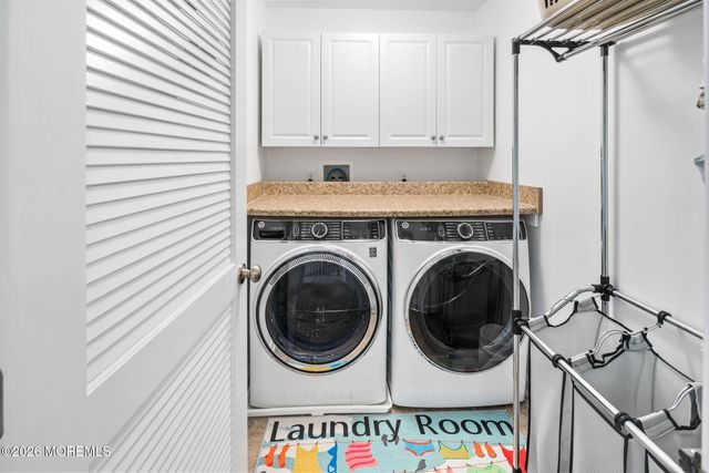 32 Carriage Way, Barnegat, NJ 08005