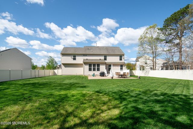 32 Carriage Way, Barnegat, NJ 08005