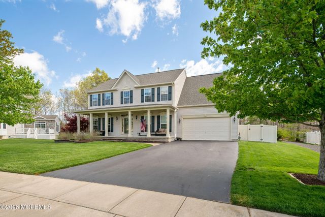 32 Carriage Way, Barnegat, NJ 08005