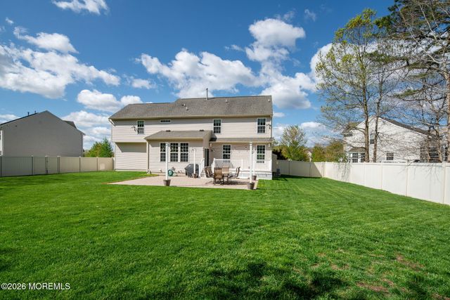 32 Carriage Way, Barnegat, NJ 08005