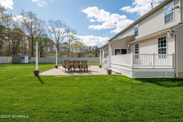 32 Carriage Way, Barnegat, NJ 08005