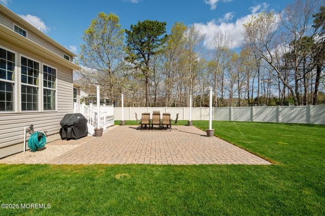 32 Carriage Way, Barnegat, NJ 08005