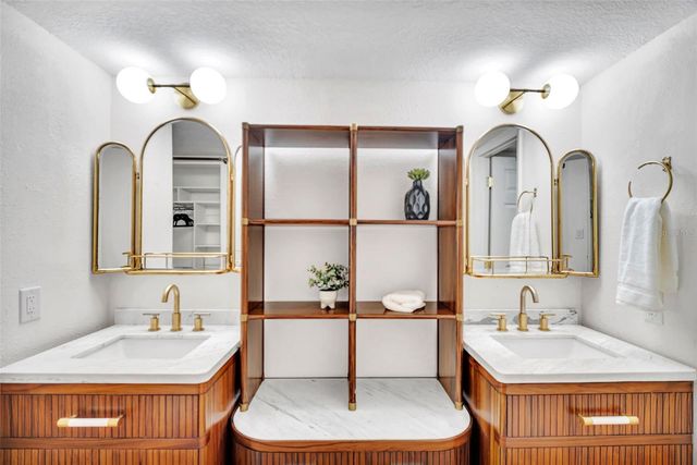910 PINELLAS BAYWAY S 107, Tierra Verde, FL 33715