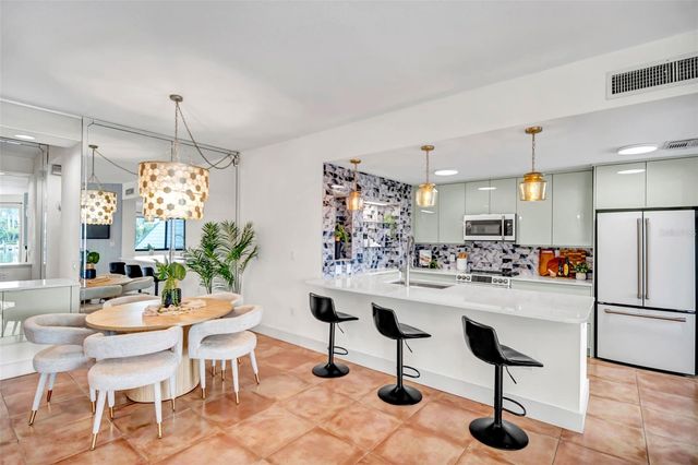 910 PINELLAS BAYWAY S 107, Tierra Verde, FL 33715