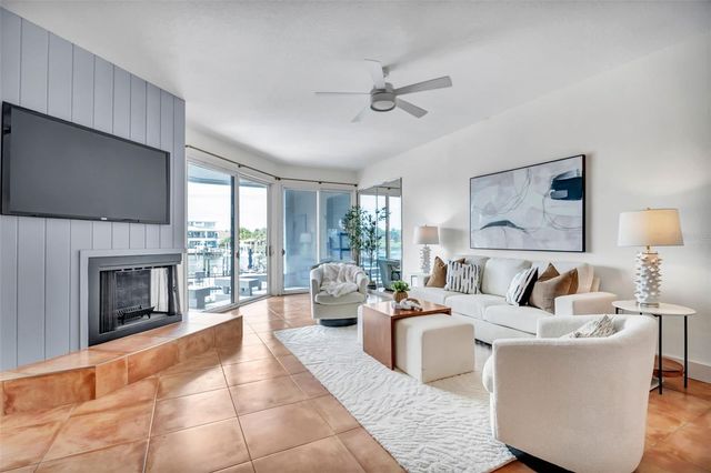 910 PINELLAS BAYWAY S 107, Tierra Verde, FL 33715