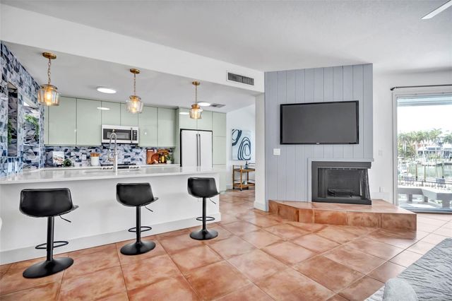 910 PINELLAS BAYWAY S 107, Tierra Verde, FL 33715