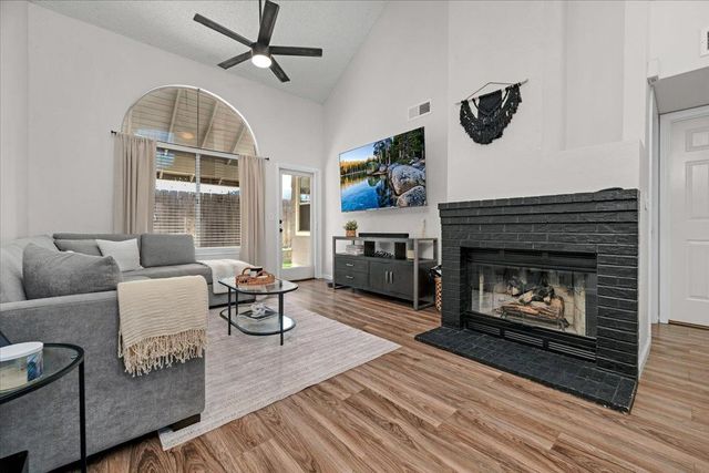 7534 N Millbrook Avenue, Fresno, CA 93720