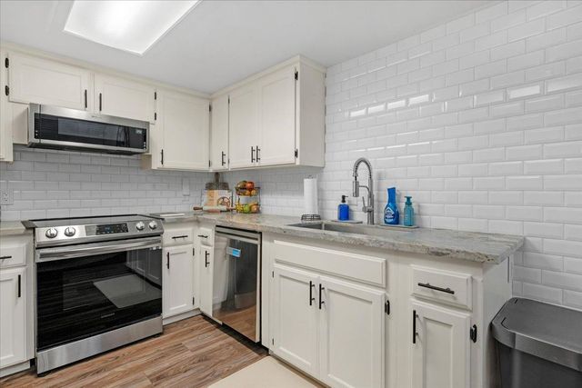 7534 N Millbrook Avenue, Fresno, CA 93720