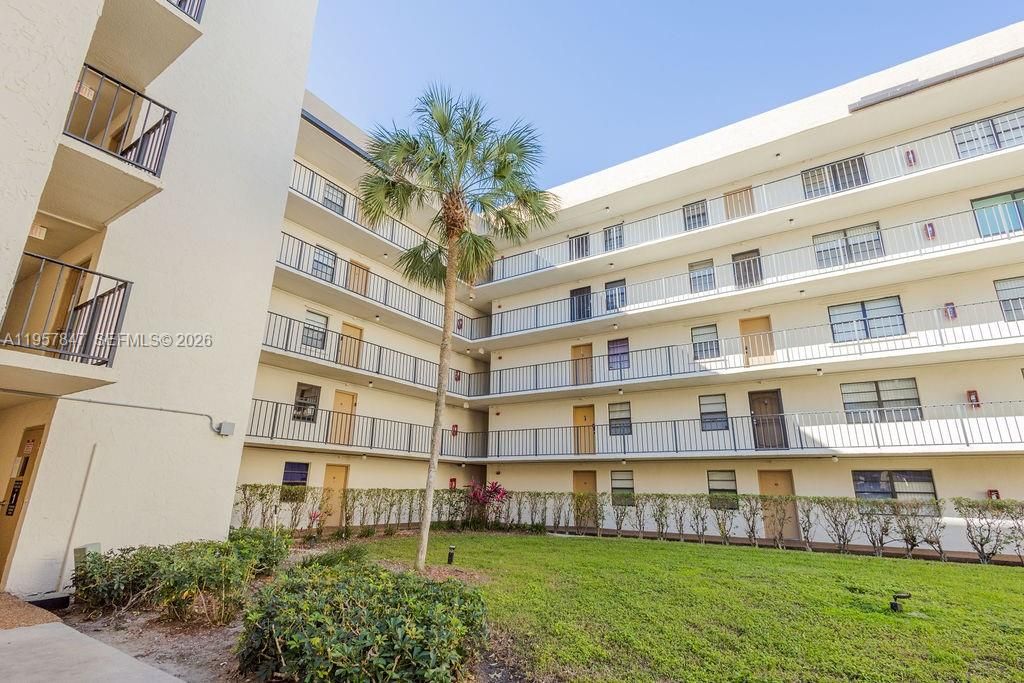 6193 Rock Island Road 119, Tamarac, FL 33319