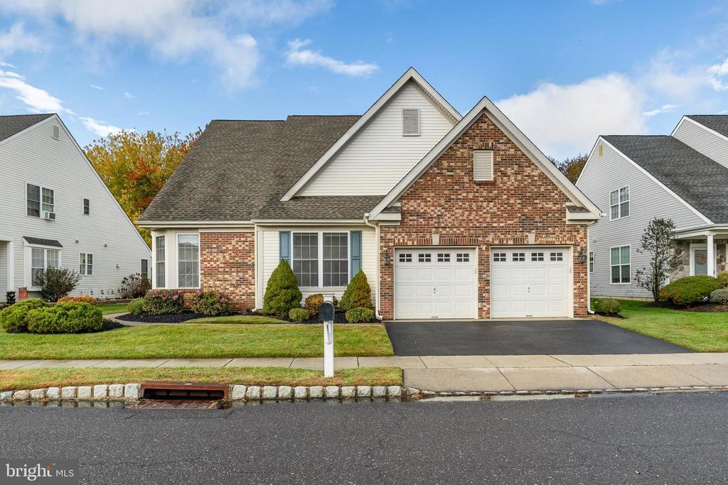 16 HIBISCUS DR, Marlton, NJ 08053