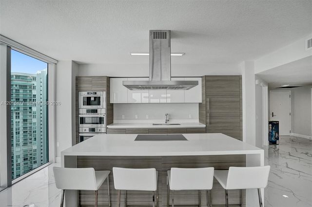 330 Sunny Isles Blvd 5-2207, Sunny Isles Beach, FL 33160