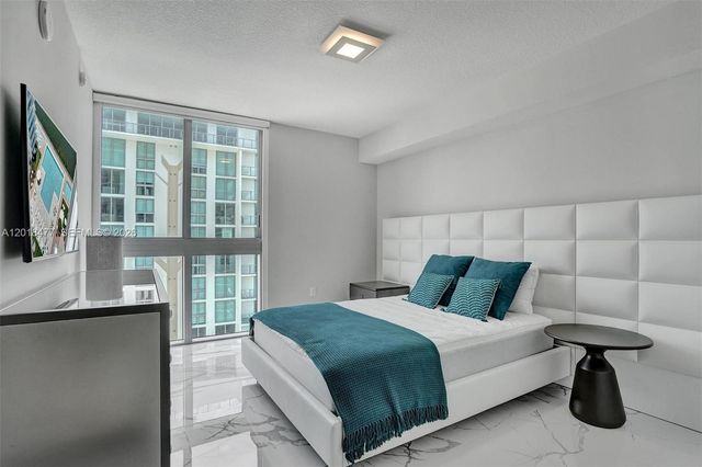 330 Sunny Isles Blvd 5-2207, Sunny Isles Beach, FL 33160