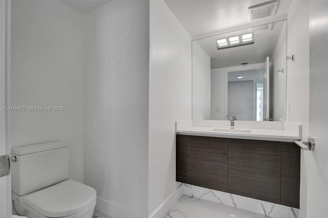 330 Sunny Isles Blvd 5-2207, Sunny Isles Beach, FL 33160