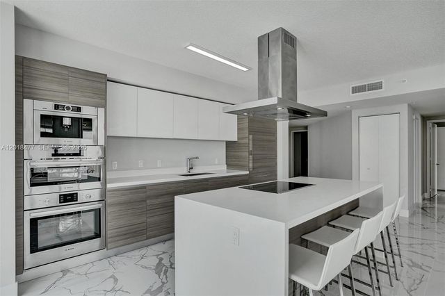 330 Sunny Isles Blvd 5-2207, Sunny Isles Beach, FL 33160