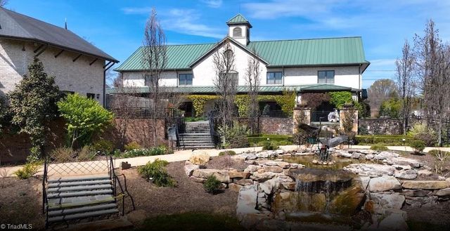 9211 Stoney River Lane, Kernersville, NC 27284