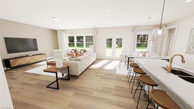 9211 Stoney River Lane, Kernersville, NC 27284