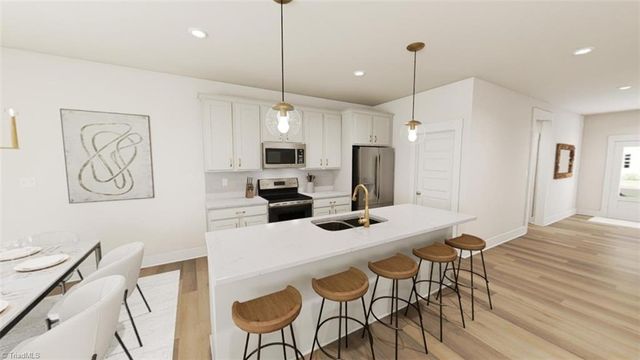 9211 Stoney River Lane, Kernersville, NC 27284