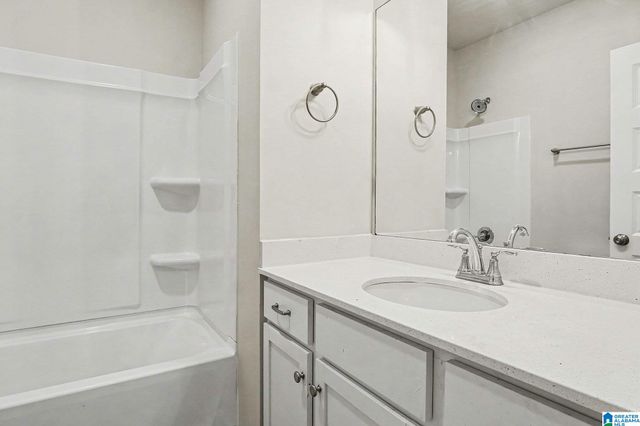 210 AVALON WAY, Clanton, AL 35045