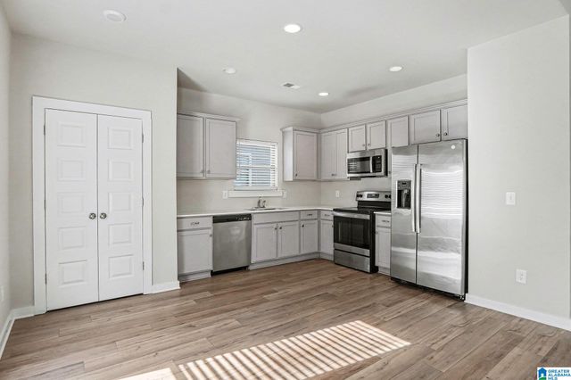 210 AVALON WAY, Clanton, AL 35045