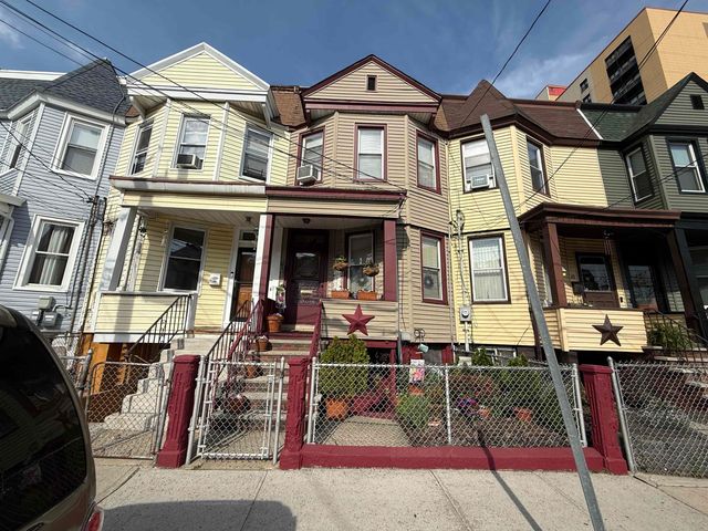 22 BARTHOLDI AVE, Jc, Greenville, NJ 07305