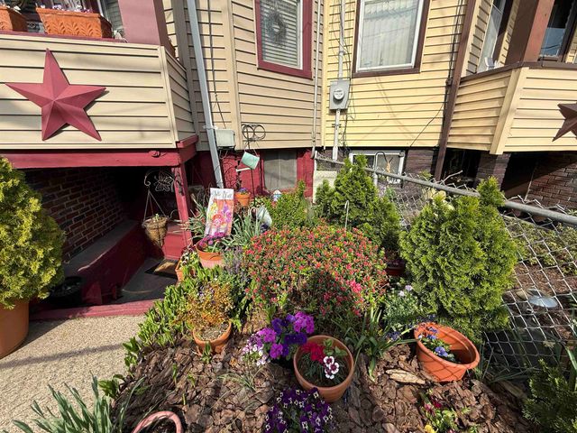 22 BARTHOLDI AVE, Jc, Greenville, NJ 07305