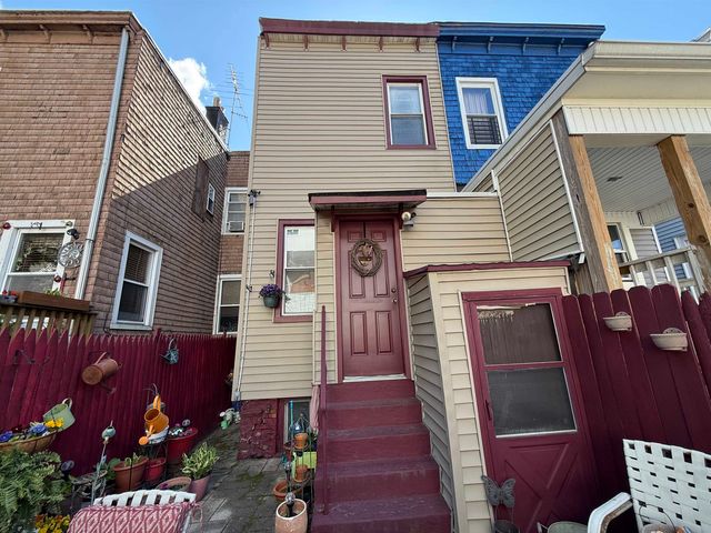 22 BARTHOLDI AVE, Jc, Greenville, NJ 07305