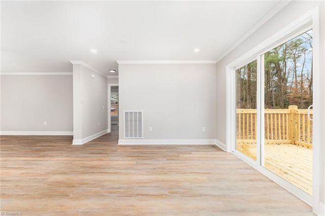 129 Lake Street, Elkin, NC 28621