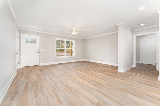 129 Lake Street, Elkin, NC 28621