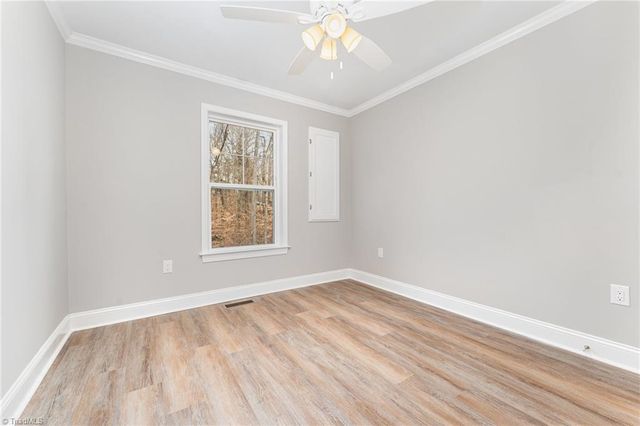 129 Lake Street, Elkin, NC 28621