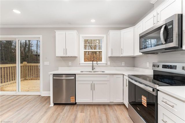 129 Lake Street, Elkin, NC 28621