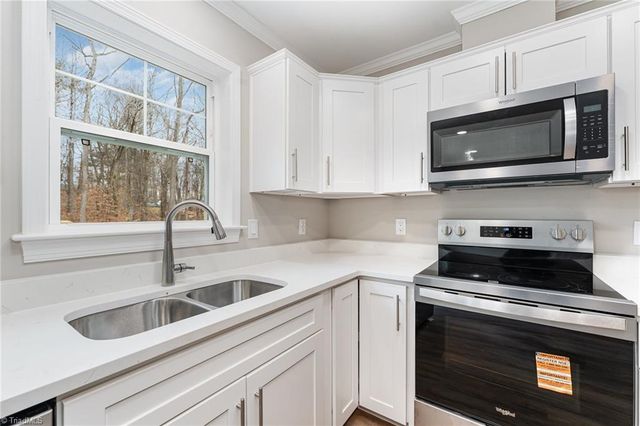 129 Lake Street, Elkin, NC 28621