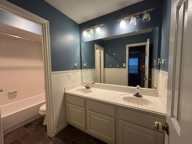 1234 Indian Autumn Trace, Houston, TX 77062