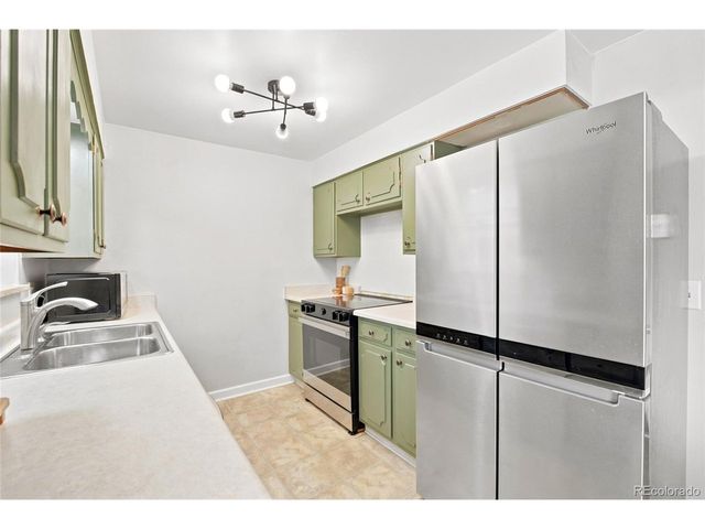 8402 Chase St, Arvada, CO 80003