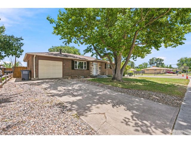 8402 Chase St, Arvada, CO 80003