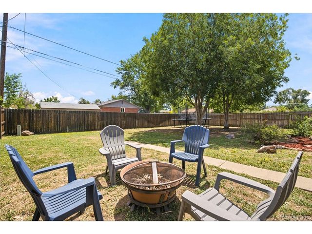 8402 Chase St, Arvada, CO 80003