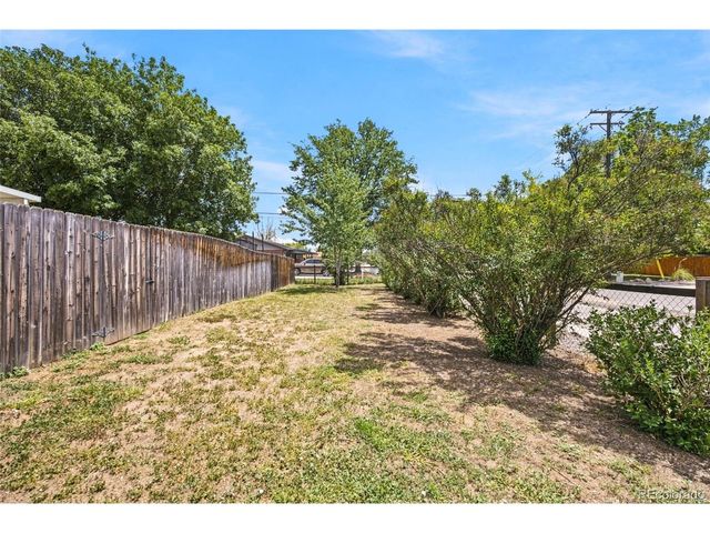 8402 Chase St, Arvada, CO 80003