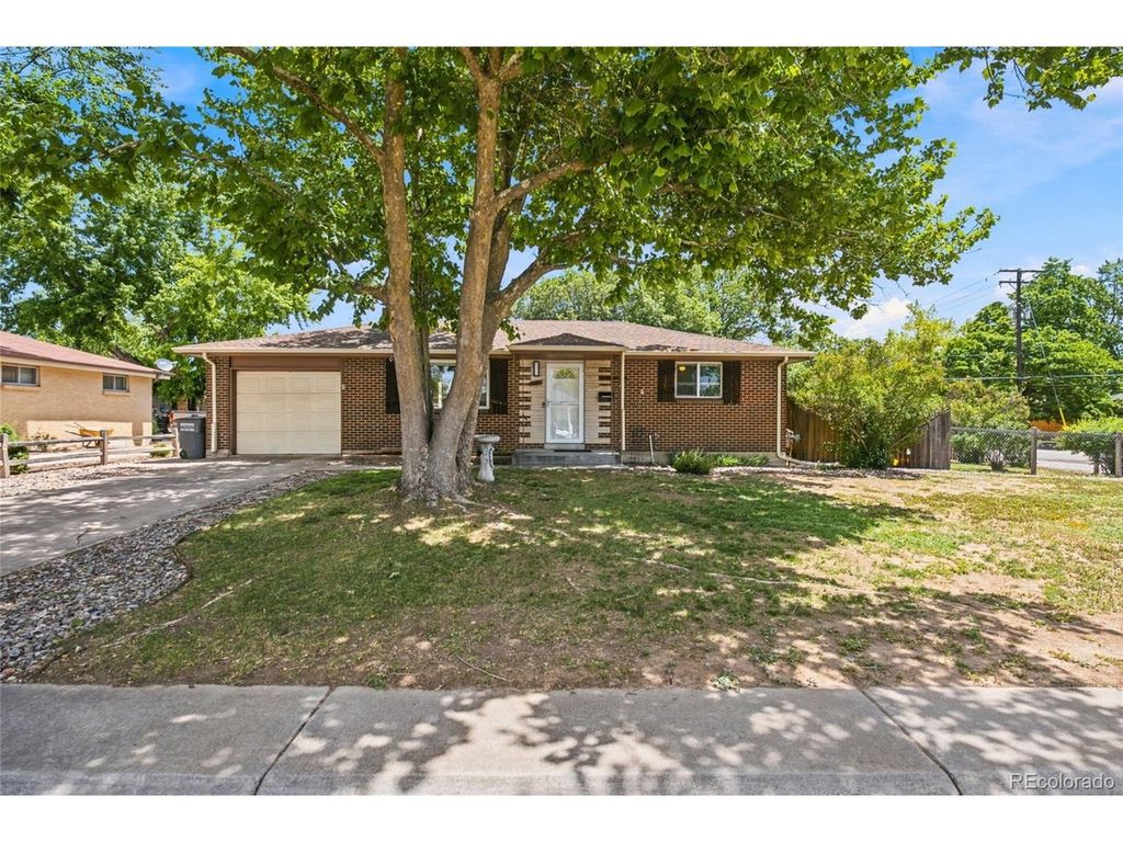 8402 Chase St, Arvada, CO 80003