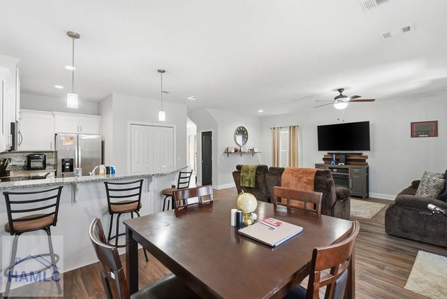 729 Fairview Circle, Hinesville, GA 31313