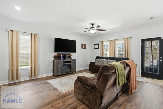 729 Fairview Circle, Hinesville, GA 31313