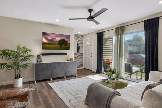 2478 Cobble Hill Alcove D, Woodbury, MN 55125
