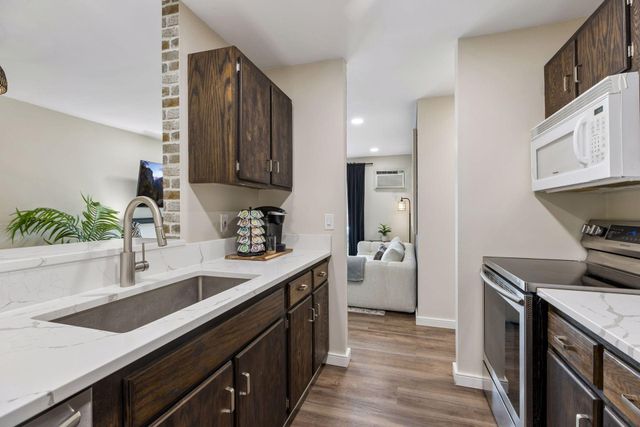 2478 Cobble Hill Alcove D, Woodbury, MN 55125