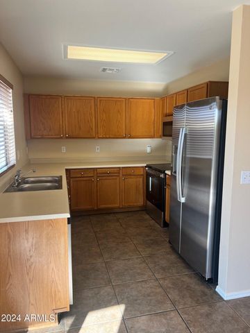 1006 S Slater Circle, Mesa, AZ 85206