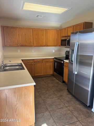 1006 S Slater Circle, Mesa, AZ 85206
