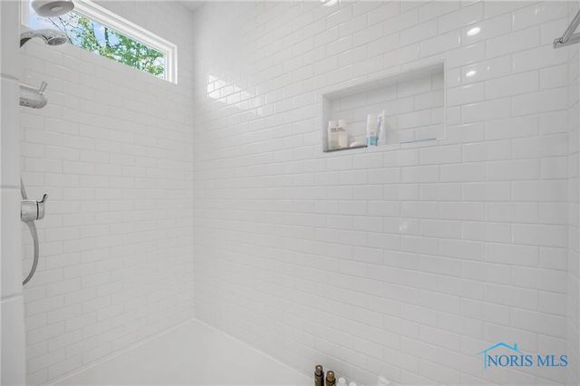 8740 Dorr Street, Toledo, OH 43617