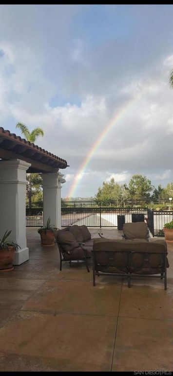 Image 3 of property listing at 270 Benviana Dr 150, Chula Vista, CA 91914