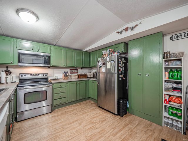 201 E COUNTY RD. 475 S., Winslow, IN 47598