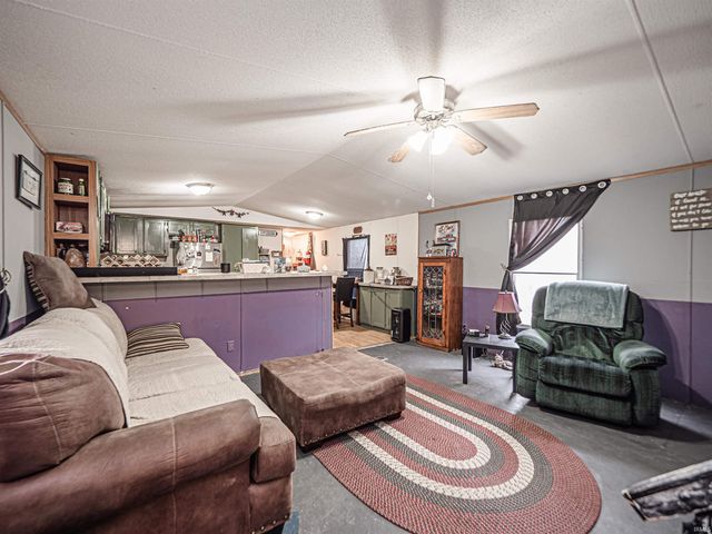 201 E COUNTY RD. 475 S., Winslow, IN 47598