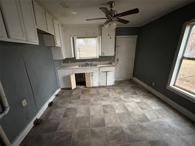 618 W 75th, Shreveport, LA 71106