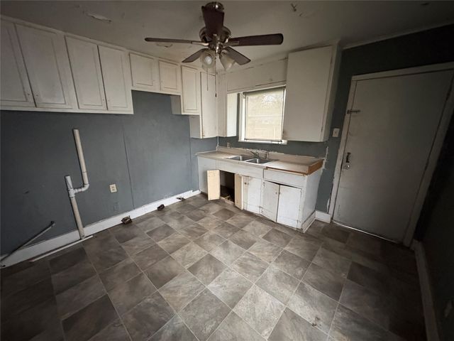 618 W 75th, Shreveport, LA 71106